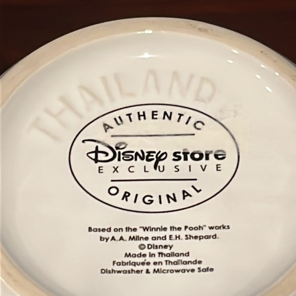 NIB Disney Store Exclusive Winnie the Pooh, Eeyore, Piglet Holiday Snowflake Mug - Picture 5 of 16